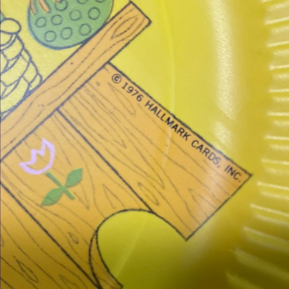 Vintage Hallmark 1976 Yellow Easter Bunny & Chick Dessert Paper Plates